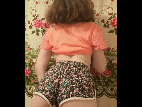 ❤️ سیکسی ځوان ماشوم په کیمره کې خپل شارټونه لرې کوي ️❌  په موږ